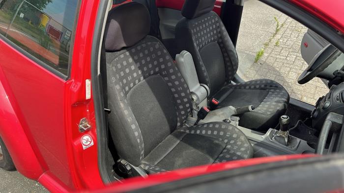 Volkswagen New Beetle 1.9 TDI 90 Vehículo de desguace (2001, Rojo)