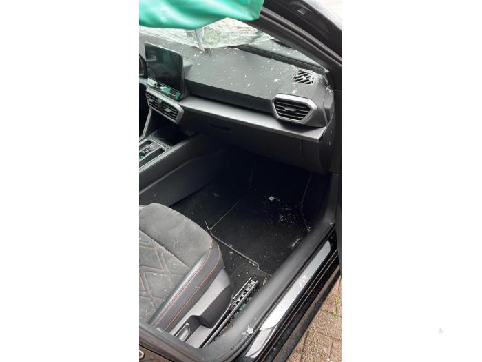 Seat Leon 1.4 TSI e-HYBRID 204 16V Épave (2020, Métallisé, Noir)