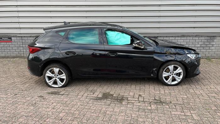 Seat Leon 1.4 TSI e-HYBRID 204 16V Épave (2020, Métallisé, Noir)