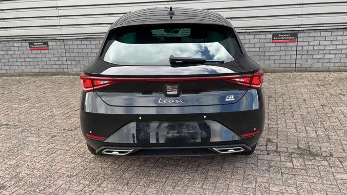Seat Leon 1.4 TSI e-HYBRID 204 16V Épave (2020, Métallisé, Noir)