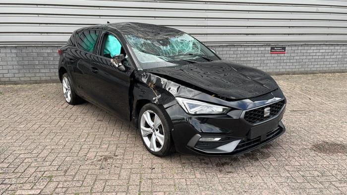 Seat Leon 1.4 TSI e-HYBRID 204 16V Épave (2020, Métallisé, Noir)