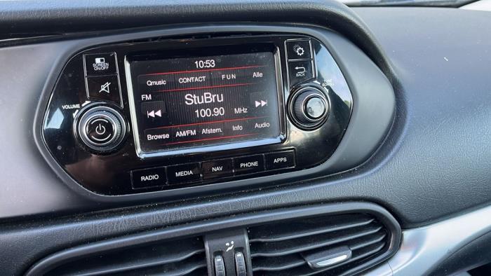 Fiat Tipo 1.3 D 16V Multijet Vehículo de desguace (2017, GRIGIO UNDERGROUND)