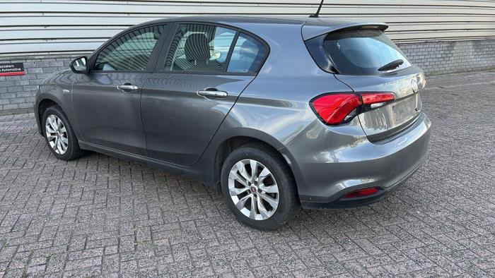 Fiat Tipo 1.3 D 16V Multijet Vehículo de desguace (2017, GRIGIO UNDERGROUND)