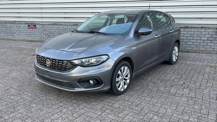 Fiat Tipo 1.3 D 16V Multijet Vehículo de desguace (2017, GRIGIO UNDERGROUND)