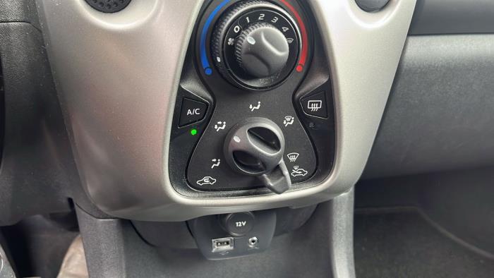 Peugeot 108 1.0 12V Vehículo de desguace (2015, Azul)