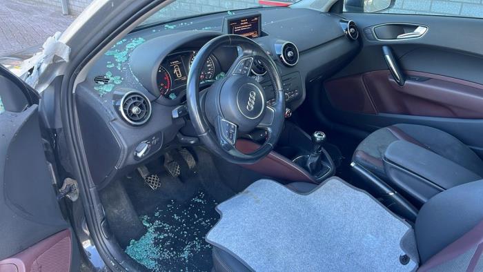 Audi A1 Vehículo de desguace (2013, Metálico, Negro)