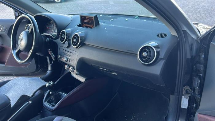 Audi A1 Vehículo de desguace (2013, Metálico, Negro)