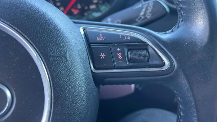 Audi A1 Vehículo de desguace (2013, Metálico, Negro)