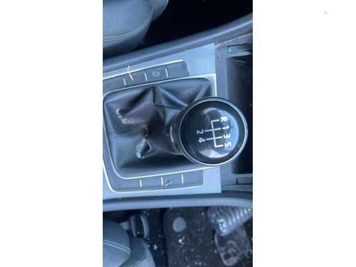 Volkswagen Golf VII 1.6 TDI 16V Vehículo de desguace (2013, Metálico, Plateado)