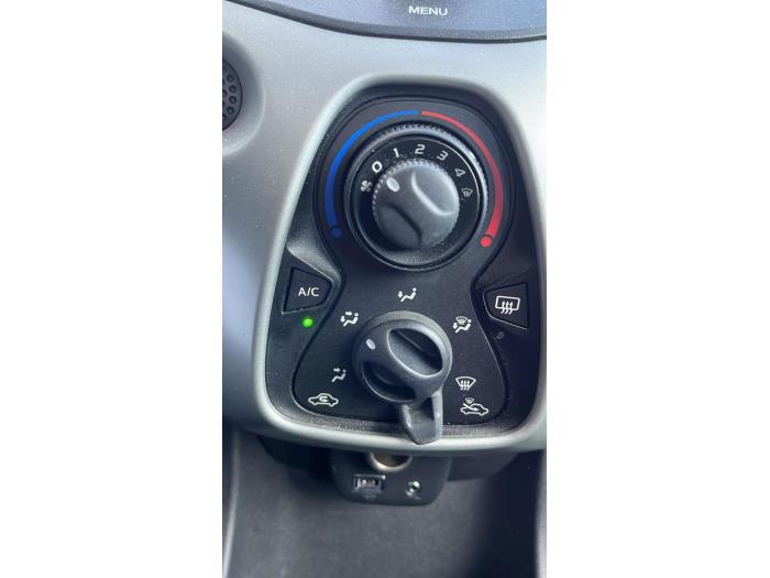 Citroen C1 1.0 Vti 68 12V Vehículo de desguace (2015, Blanco, Blanco)