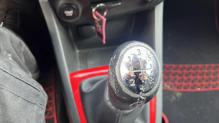 Renault Clio IV 0.9 Energy TCE 90 12V Vehículo de desguace (2013, Negro)