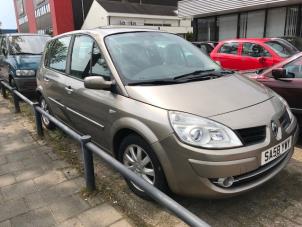 Renault Scénic II 1.6 16V Épave (2007, Beige)