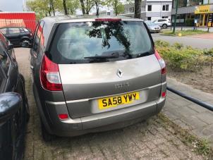 Renault Scénic II 1.6 16V Épave (2007, Beige)