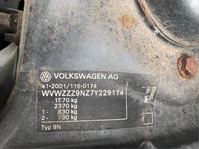 Volkswagen Polo IV 1.2 12V Skrotfordon (2007, GRIJS)
