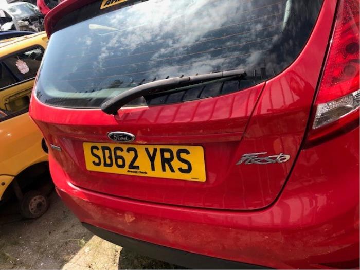 Ford Fiesta 6 1.6 TDCi 16V 95 Épave (2012, Rouge)