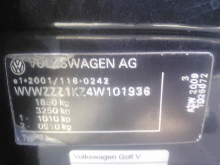Volkswagen Golf V 2.0 FSI 16V Épave (2004, Noir)