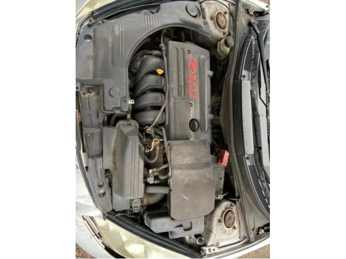 Toyota Celica ZZT230 231 1 8i 16V Schrottauto 2004 Grau 