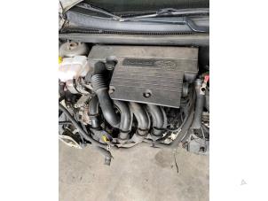 Ford Fiesta 5 1.25 16V Épave (2003, Gris)