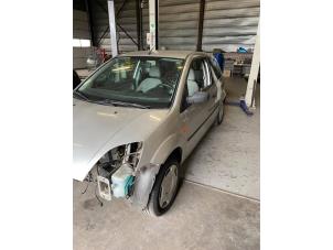 Ford Fiesta 5 1.25 16V Épave (2003, Gris)