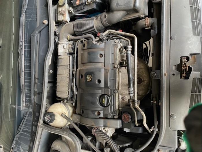 Peugeot 206 1.6 16V Vehículo de desguace (2001, Gris)