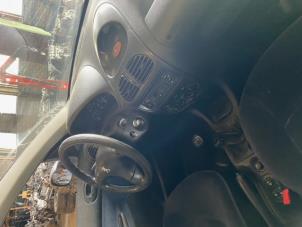 Peugeot 206 1.6 16V Vehículo de desguace (2001, Gris)