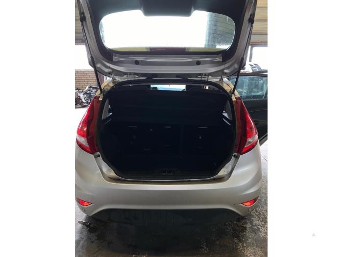 Ford Fiesta 6 1.4 16V Vehículo de desguace (2010)
