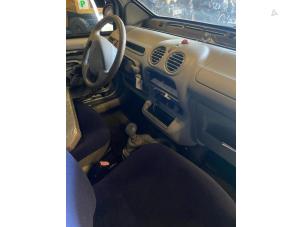Renault Twingo 1.2 Vehículo de desguace (2000, Gris)