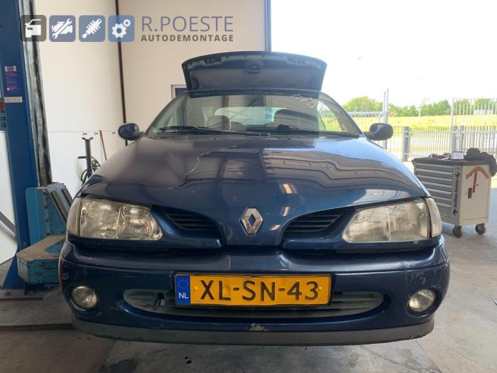 Renault Megane 2.0i Schrottauto (1999, Blau)