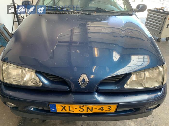 Renault Megane 2.0i Schrottauto (1999, Blau)