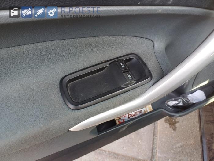 Ford Fiesta 6 1.4 16V Épave (2010, Noir)