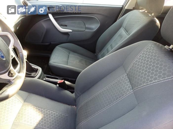 Ford Fiesta 6 1.4 16V Épave (2010, Noir)