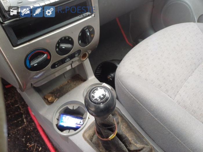 Kia Rio 1.5 16V Vehículo de desguace (2003, Gris)