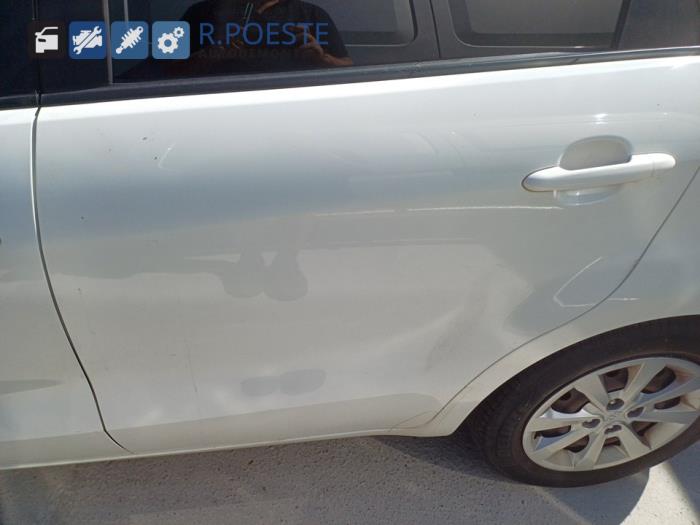 Kia Rio III 1.2 CVVT 16V Vehículo de desguace (2013, Blanco)