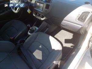 Kia Rio III 1.2 CVVT 16V Vehículo de desguace (2013, Blanco)