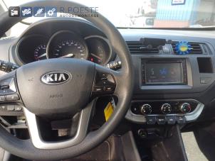 Kia Rio III 1.2 CVVT 16V Vehículo de desguace (2013, Blanco)