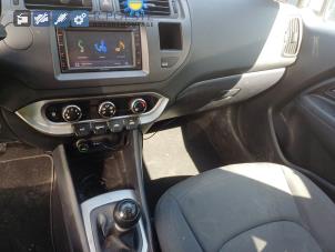 Kia Rio III 1.2 CVVT 16V Vehículo de desguace (2013, Blanco)