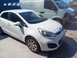 Kia Rio III 1.2 CVVT 16V Vehículo de desguace (2013, Blanco)