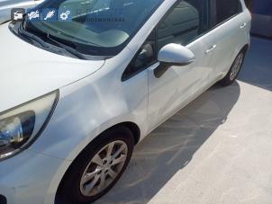 Kia Rio III 1.2 CVVT 16V Vehículo de desguace (2013, Blanco)