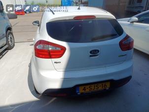 Kia Rio III 1.2 CVVT 16V Vehículo de desguace (2013, Blanco)