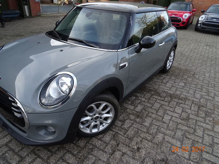 Mini Cooper (salvage, year of construction 2016, colour Light, Silver ...