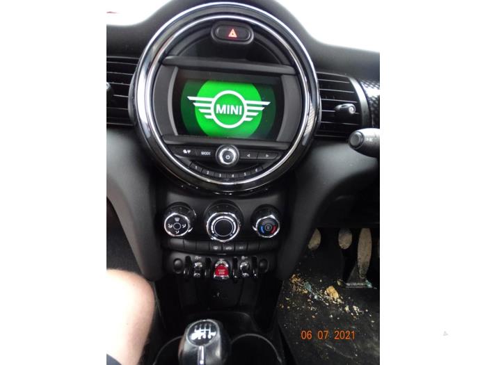 Mini Mini 2.0 16V Cooper S Vehículo de desguace (2019, Metálico, Negro)