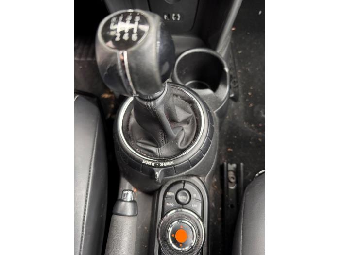 Mini Mini 1.2 12V One Épave (2017, Métallisé, Noir)