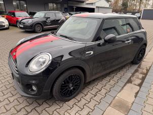 Mini Mini 1.2 12V One Épave (2017, Métallisé, Noir)
