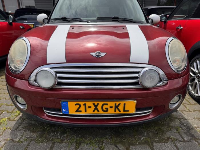 Mini Mini 1.6 16V Cooper Vehículo de desguace (2007, Oscuro, Metálico, Rojo)