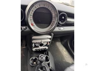 Mini Mini 1.6 16V Cooper Vehículo de desguace (2007, Oscuro, Metálico, Rojo)