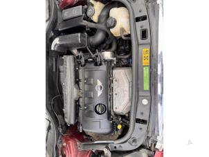 Mini Mini 1.6 16V Cooper Vehículo de desguace (2007, Oscuro, Metálico, Rojo)