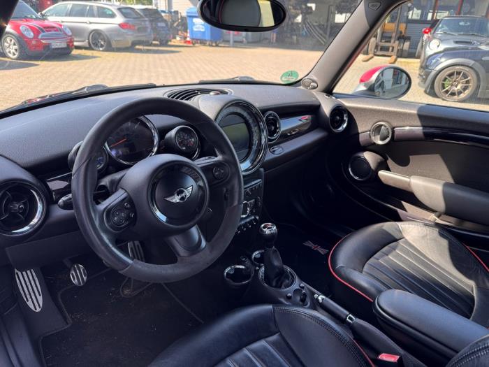 Mini Mini 1.6 16V John Cooper Works Épave (2011, Métallisé, Noir)