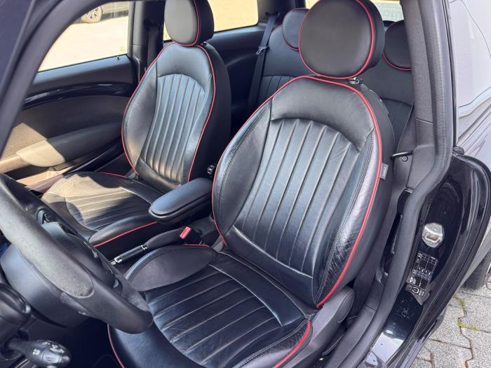 Mini Mini 1.6 16V John Cooper Works Épave (2011, Métallisé, Noir)