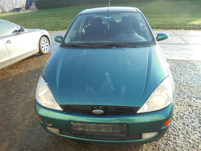 Ford focus 1 1 8 tddi schrottauto 2001 gr n 