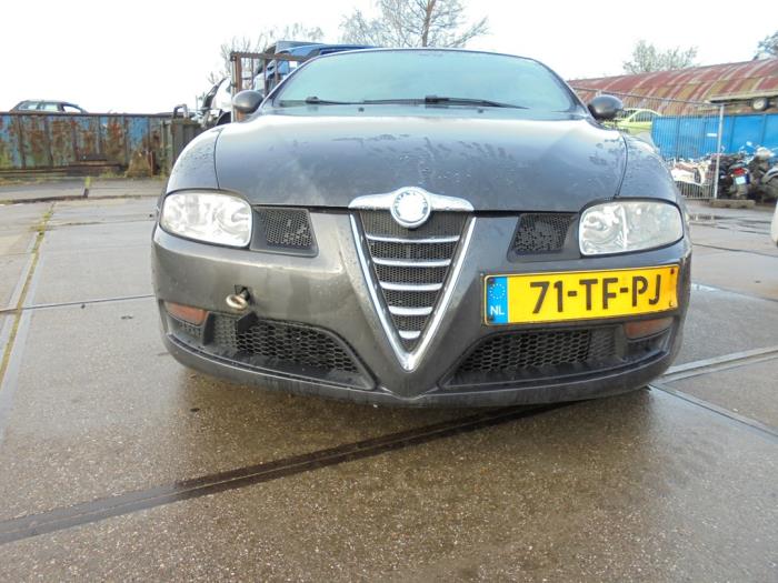 Alfa Romeo GT 2.0 JTS 16V Vehículo de desguace (2006, Gris)